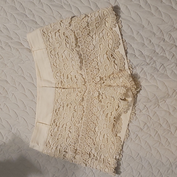 Loft overlay patterned shorts - Picture 1 of 5